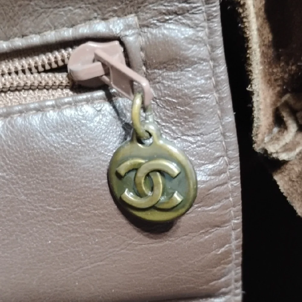 SALE! Authentic CHANEL Vintage Brown Suede Tote Handbag W Dust Bag - Picture 12 of 16